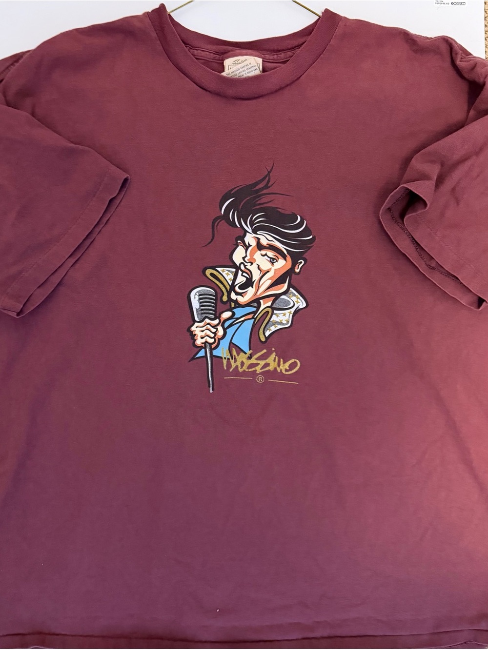 Mossimo Supply Co. Maroon Graphic Short Sleeve Tee